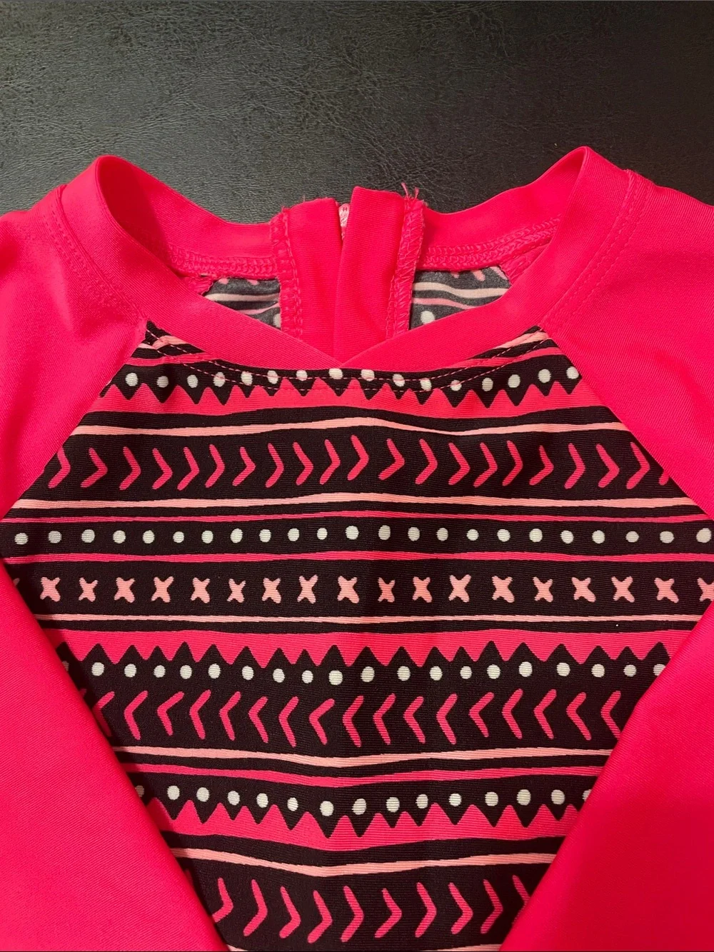 Cat & Jack Girls Neon Pink & Black Patterned Rashguard Swimsuit Sz. 5T used